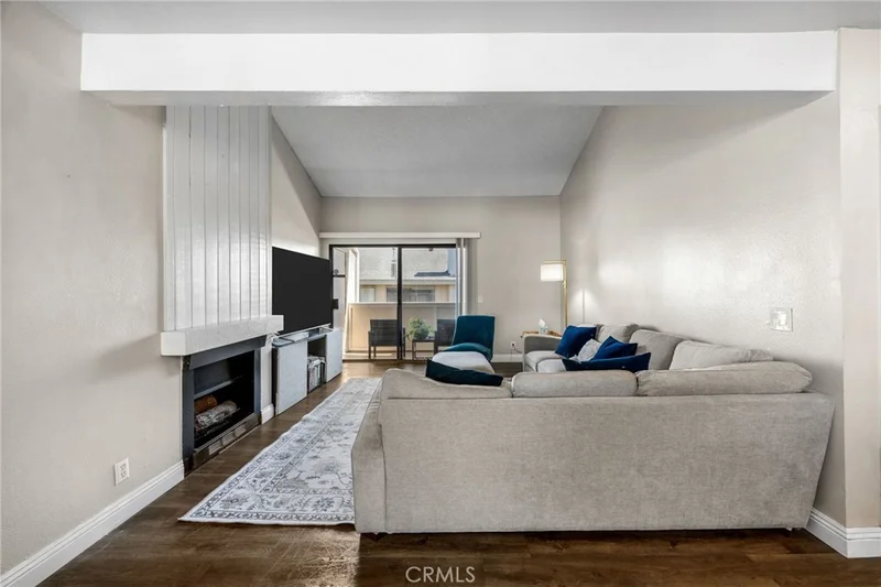 Photo 2 of 1042 E La Habra Boulevard 227