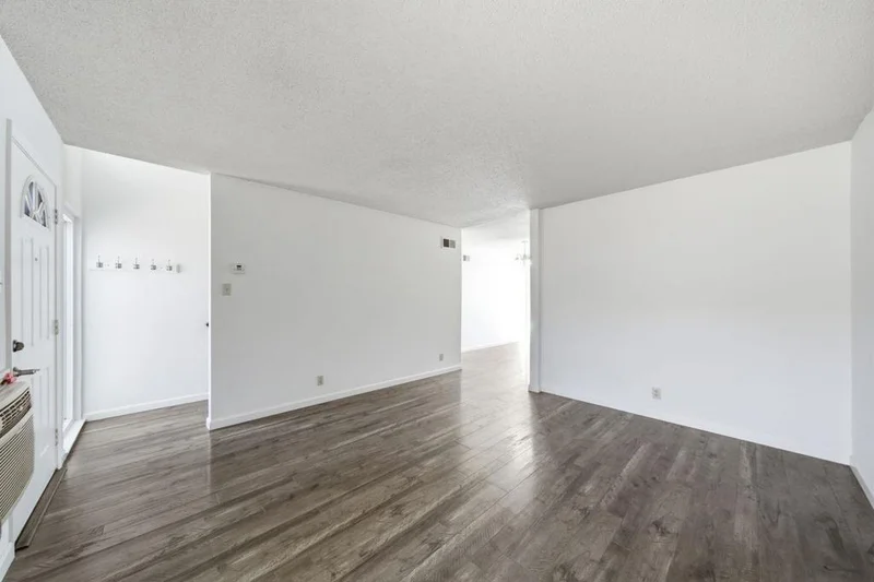 1681 Alvarado Avenue 10 photo 2