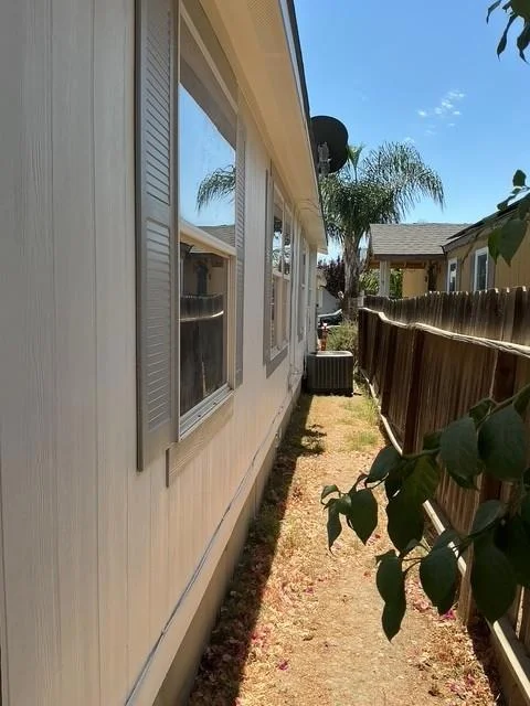 16644 Almond Street photo 2