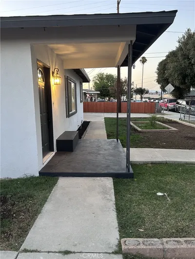 5844 Montgomery Street photo 2