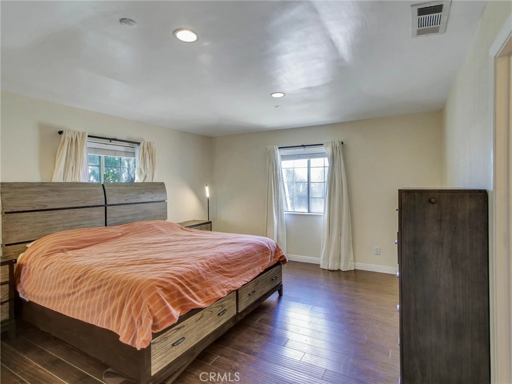 Interior 3