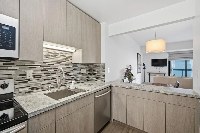 1 Daniel Burnham Court 307
