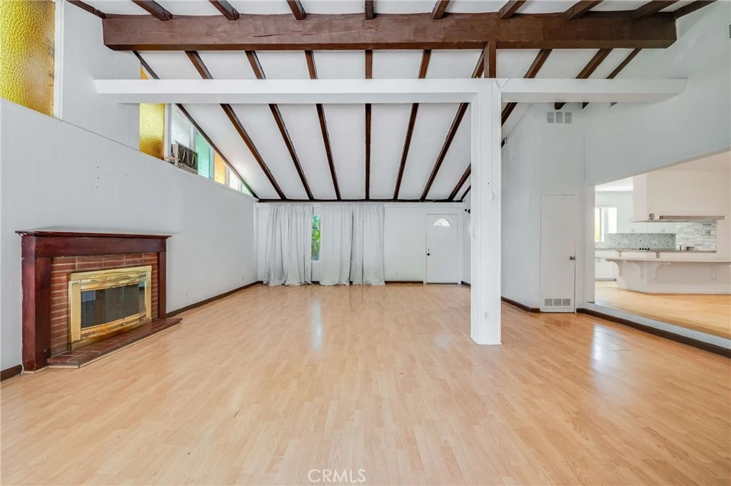 Interior 4