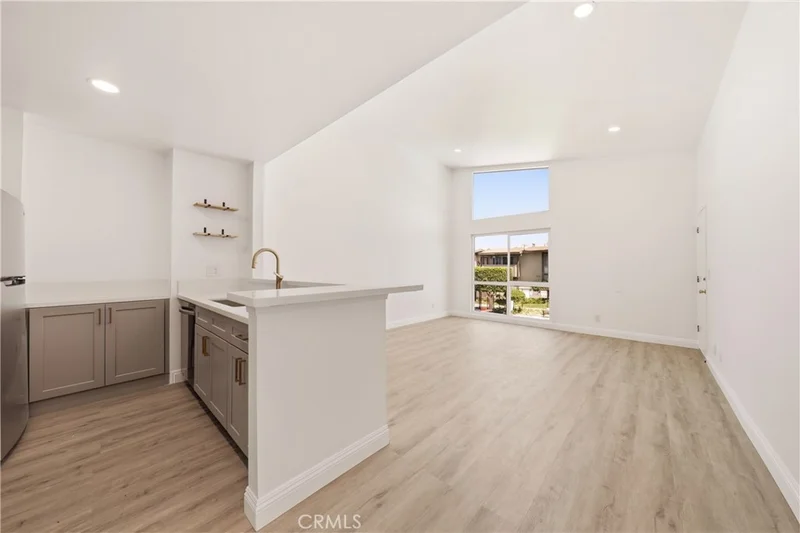 Photo 2 of 802 Coriander Drive B