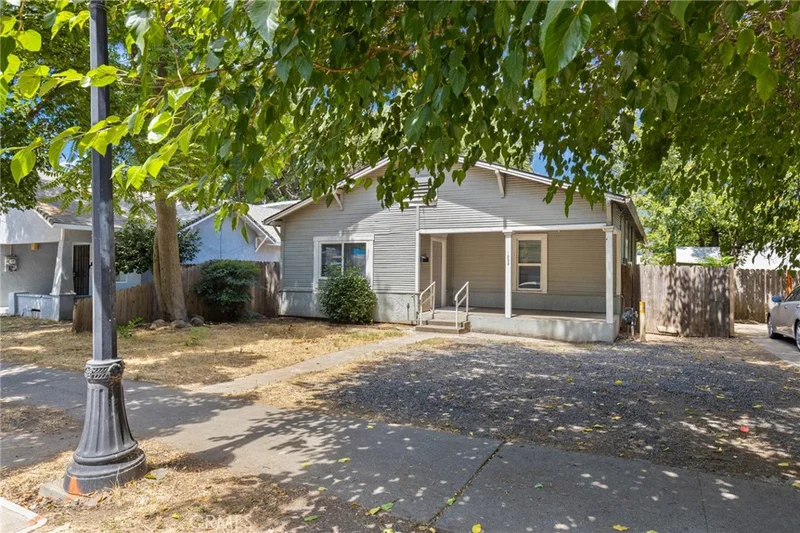 1038 W 5th Street