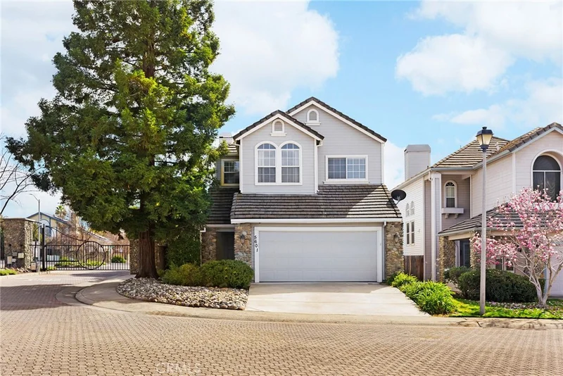 5601 Grand View Court