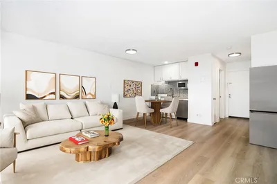 22100 Burbank Boulevard 259G photo 2