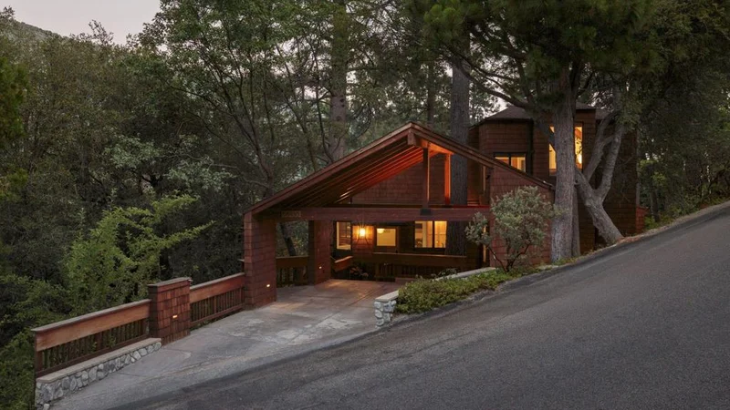Photo 2 of 55100 Pine Crest Drive