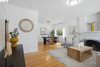 2081 Bonar St photo 2