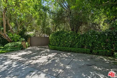 575 N Beverly Glen Boulevard photo 2