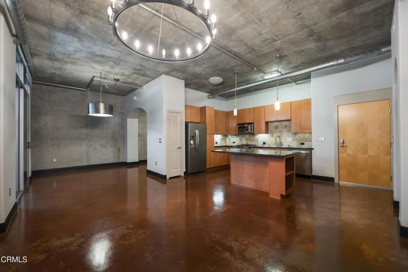 840 E Green Street 121 photo 2