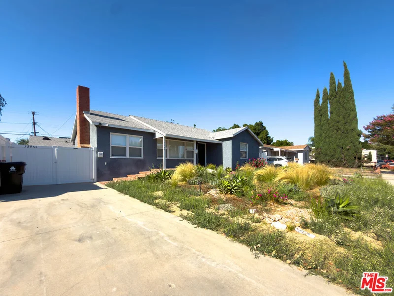 15449 Septo Street photo 2