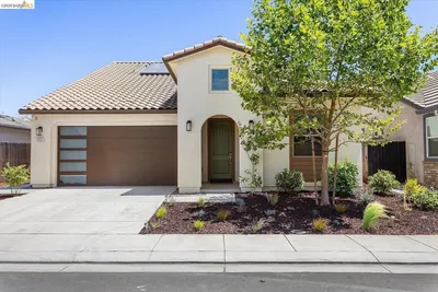 4352 Vanguard DR