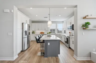 14331 Van Ness Avenue photo 2