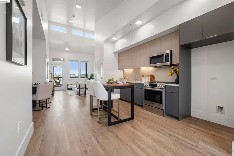 1545 32nd Street 214