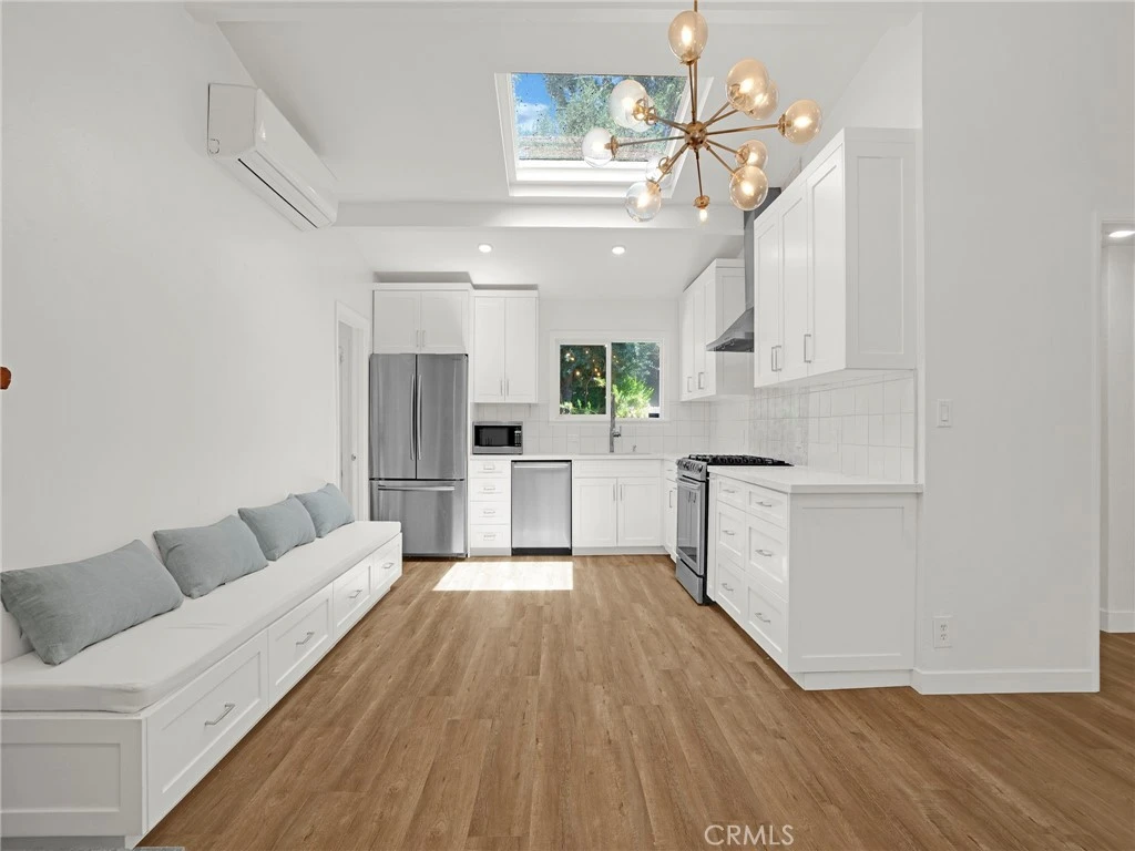 Interior 4