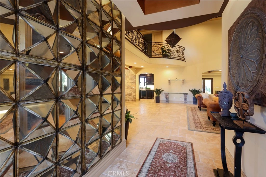 Interior 4