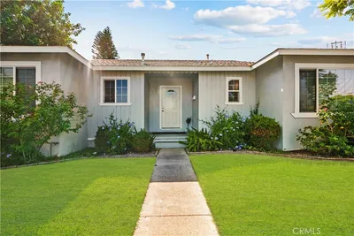 7819 Whitsett photo 2