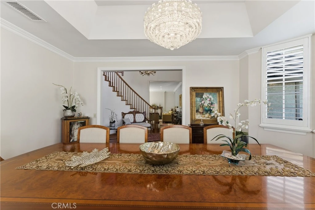 Interior 4