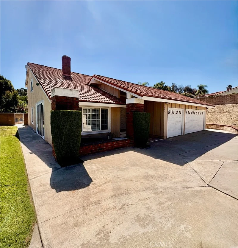 1407 Pecan Grove