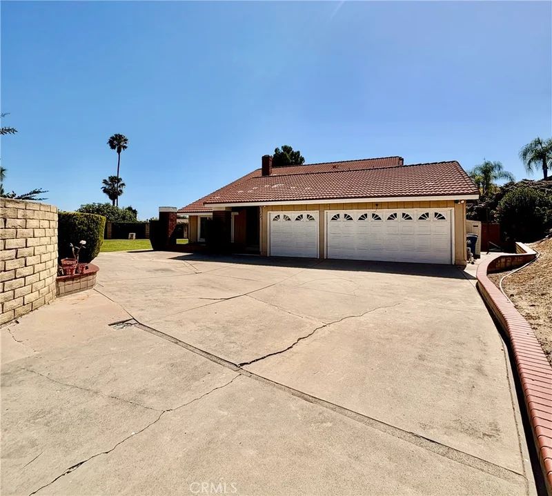 1407 Pecan Grove photo 2