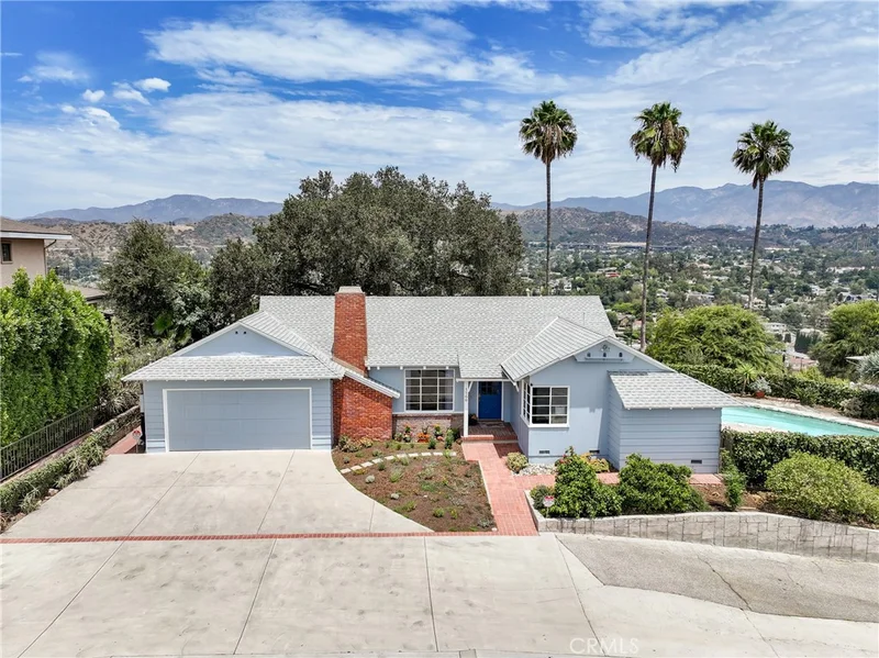 1566 Silverwood