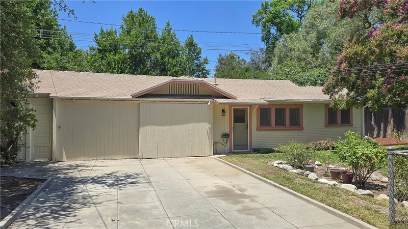 901 N Indian Hill Boulevard photo 2
