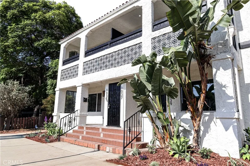 1033 1039 Gladys Ave