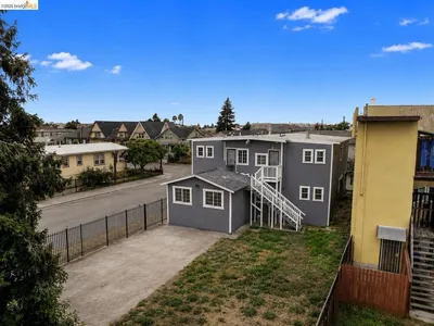 402 Bissell photo 2