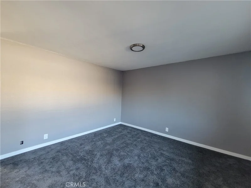 409 E Market photo 2