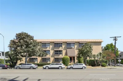 11507 Moorpark Street #305
