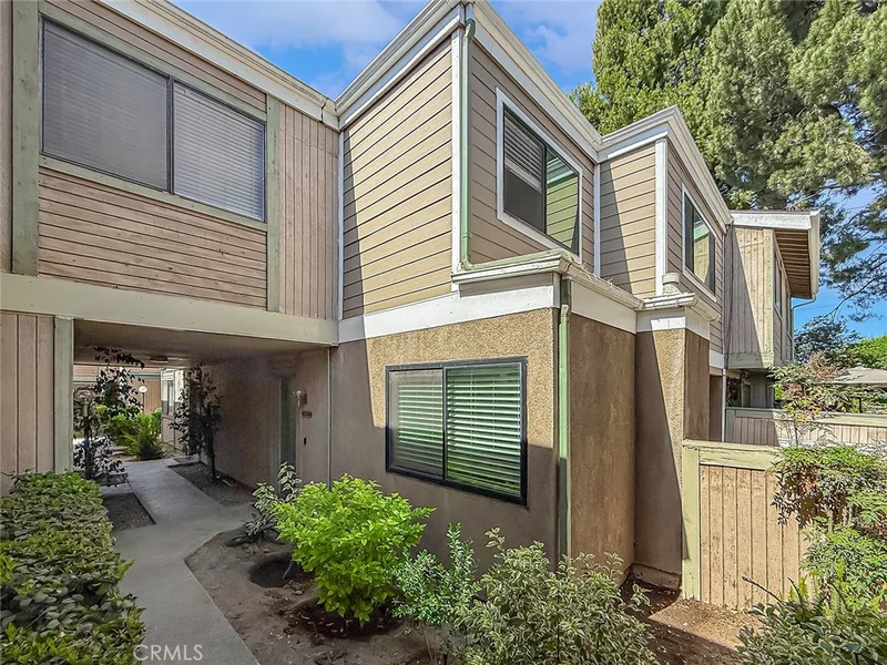 Photo 2 of 10740 Woodley 7