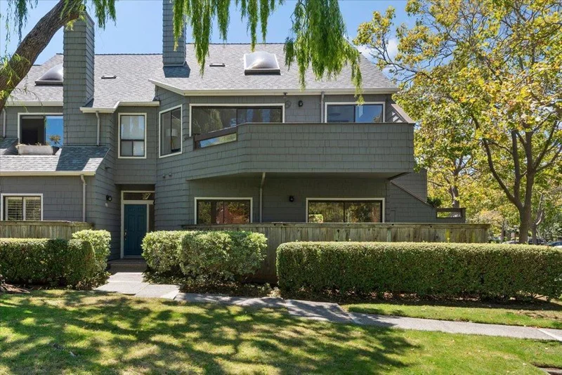 913 Shoreline Drive, San Mateo, CA 94404