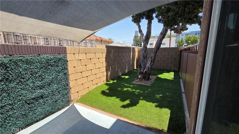 5822 FULLERTON photo 2