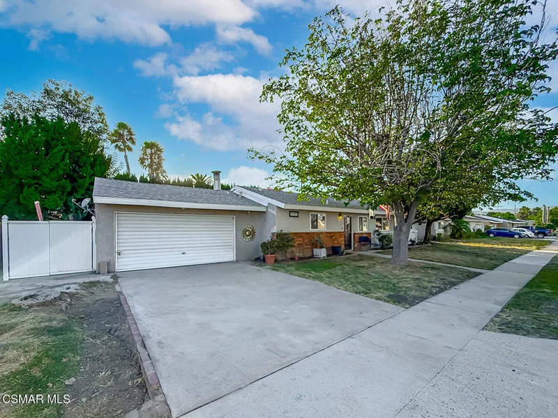 1249 Gibson Avenue photo 2