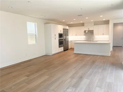 497 Tracy Place photo 2