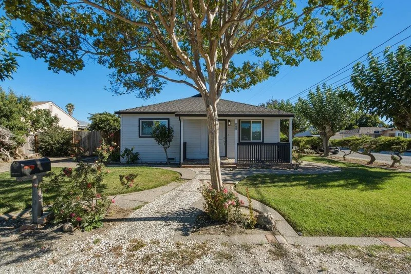 Photo 2 of 311 Santa Ana Road