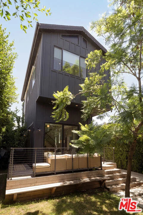 2418 Dallas Street
