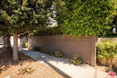 728 Pacific Street photo 2