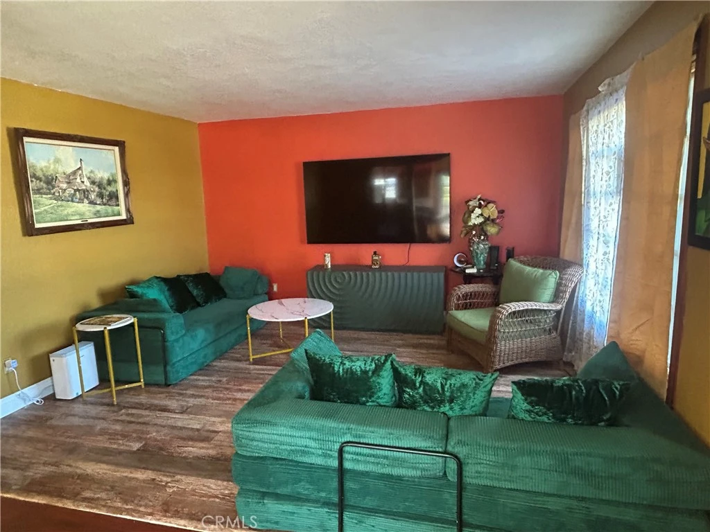 Interior 4