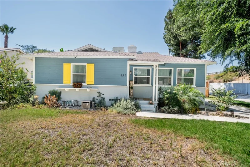 857 W 25th Street photo 2