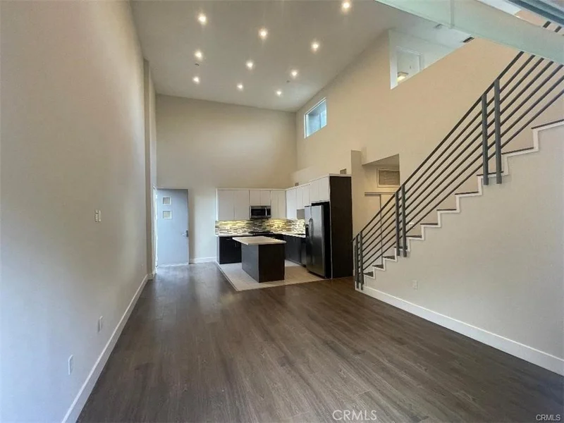 6445 Woodley Avenue 204