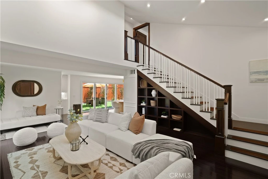 Interior 4