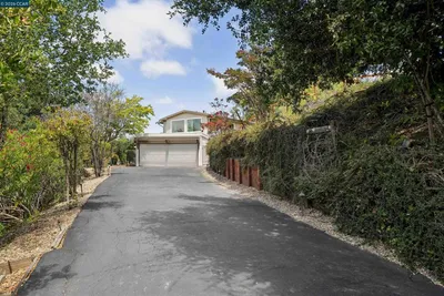 210 Courtney Ln