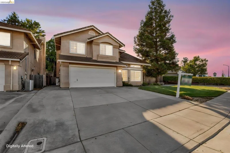 1003 Linda Vista Way