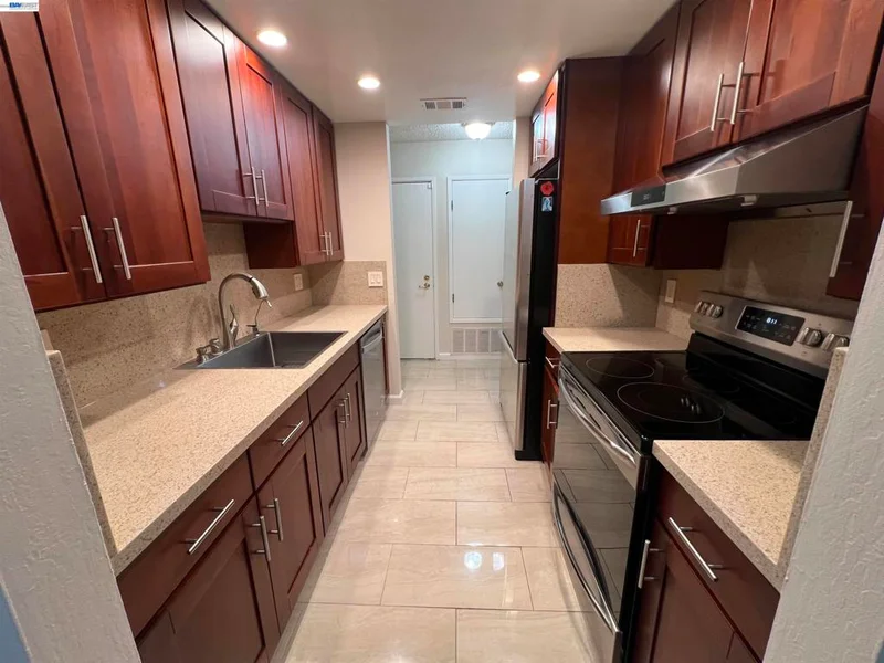 4176 San Pablo Dam Rd B