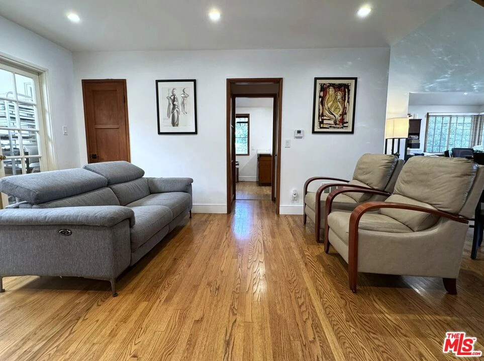 Interior 3