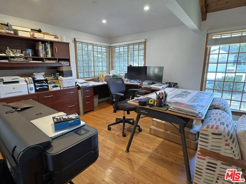 Interior 4