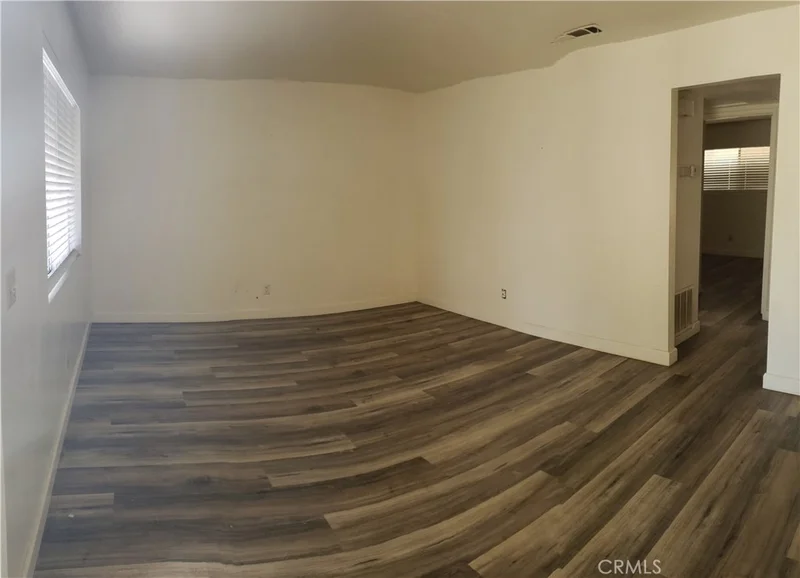2125 San Bernardo photo 2