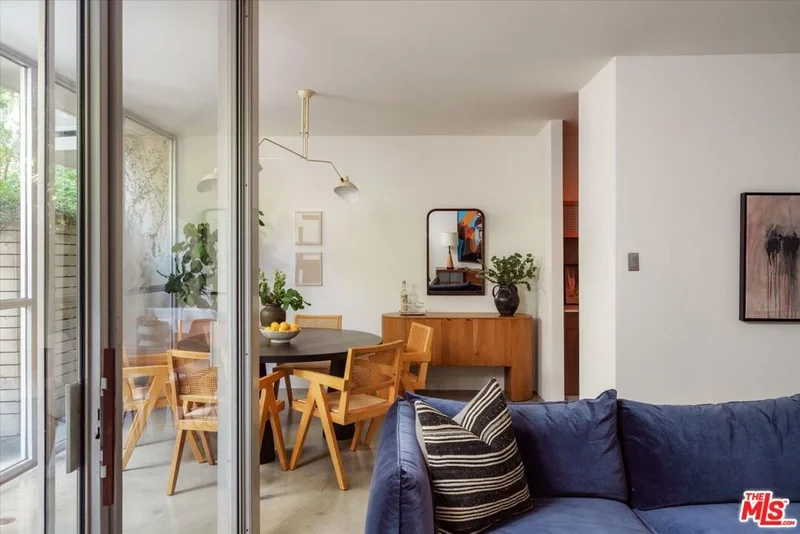 4455 Los Feliz Boulevard 106 photo 2